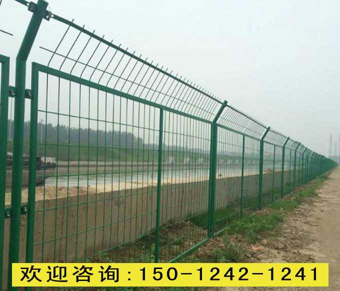 围墙锌钢栅栏4570.jpg 围墙锌钢栅栏4570.jpg