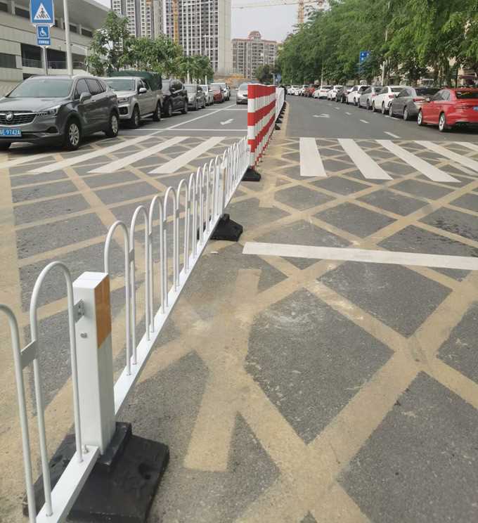 护栏151739.jpg 护栏151739.jpg