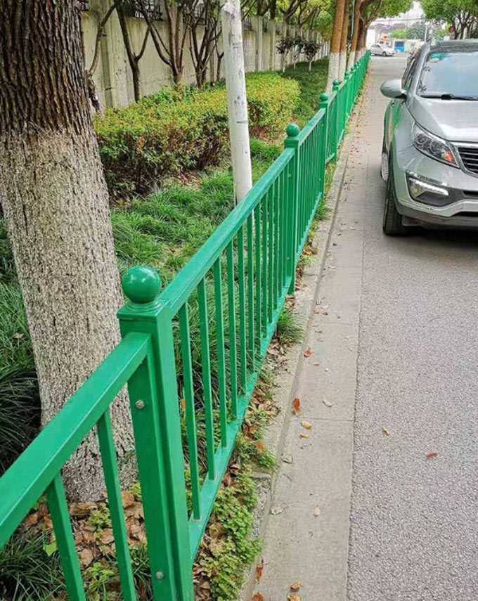 护栏150345.jpg 护栏150345.jpg