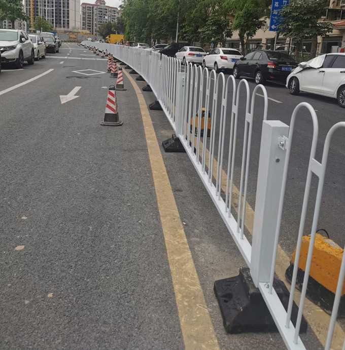 护栏151744.jpg 护栏151744.jpg