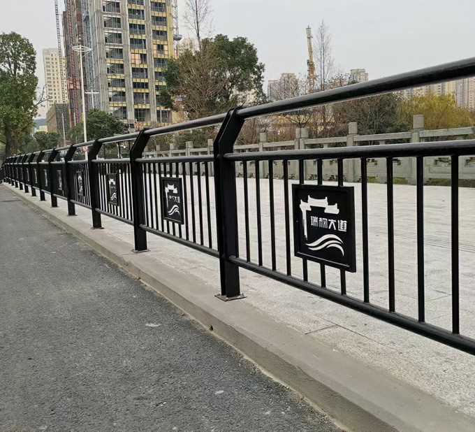 护栏0151734.jpg 护栏0151734.jpg