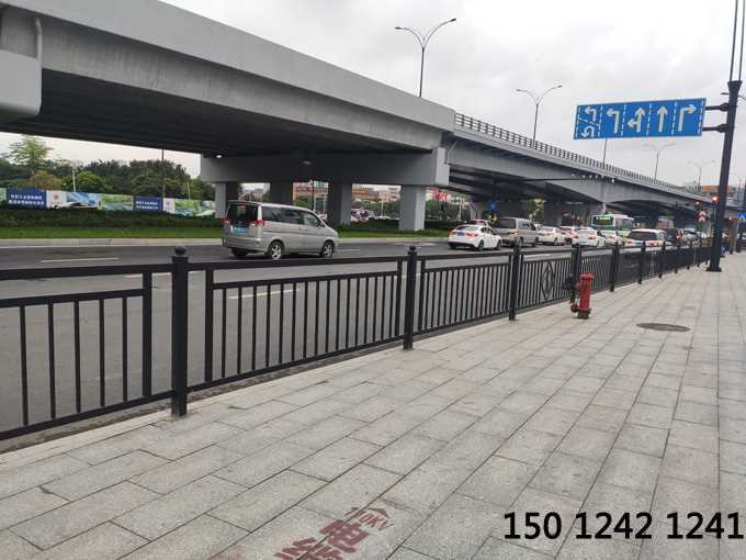 护栏093106.jpg 护栏093106.jpg