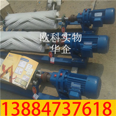 电动滚刷清扫器02.jpg 电动滚刷清扫器02.jpg