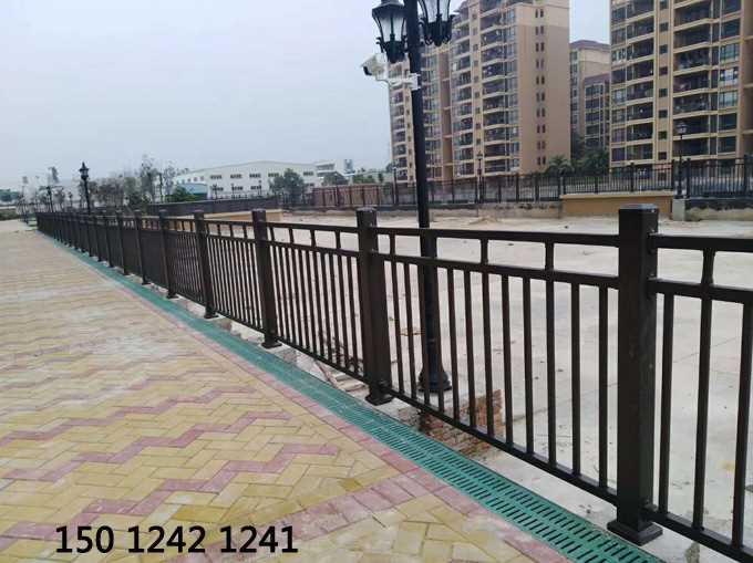 市政护栏2820.jpg 市政护栏2820.jpg