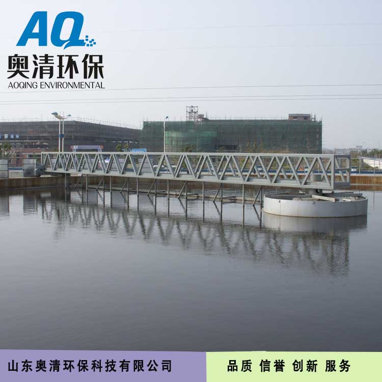 周边传动刮泥机1.jpg 周边传动刮泥机1.jpg