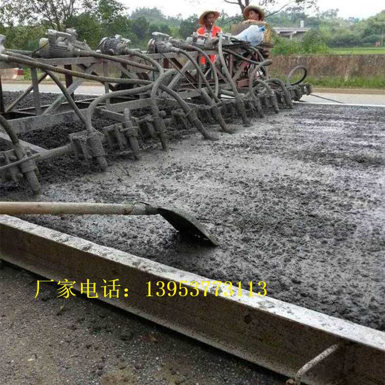 三辊轴摊铺机 (65)_副本.jpg 三辊轴摊铺机 (65)_副本.jpg