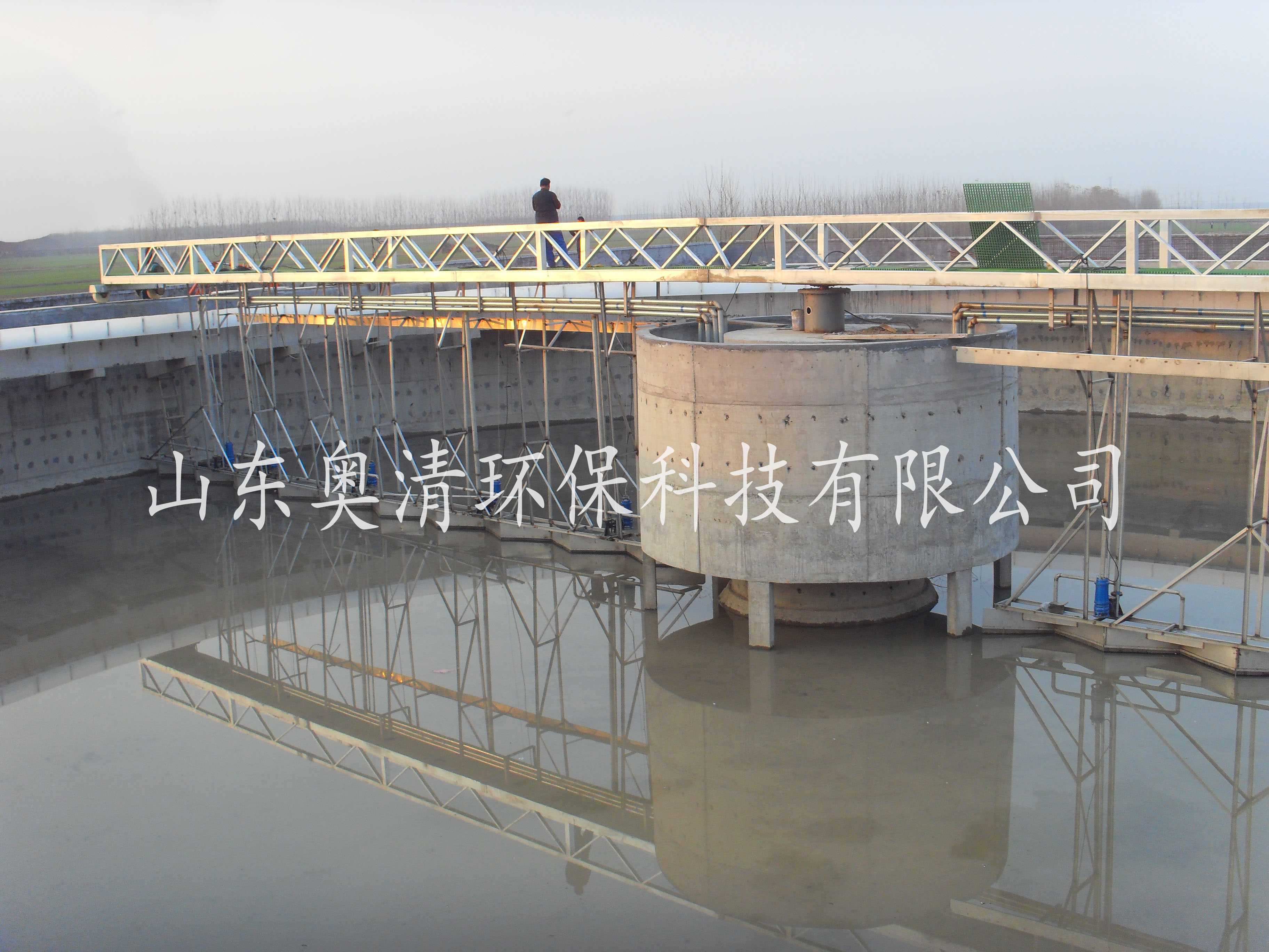 周边传动刮泥机4.jpg 周边传动刮泥机4.jpg