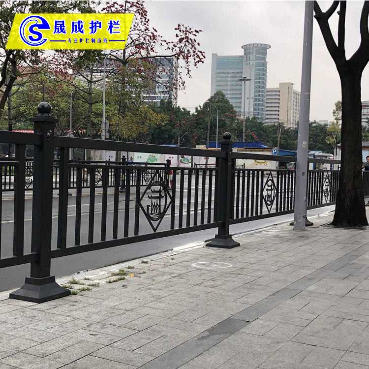 广州新式护栏 (1).jpg 广州新式护栏 (1).jpg