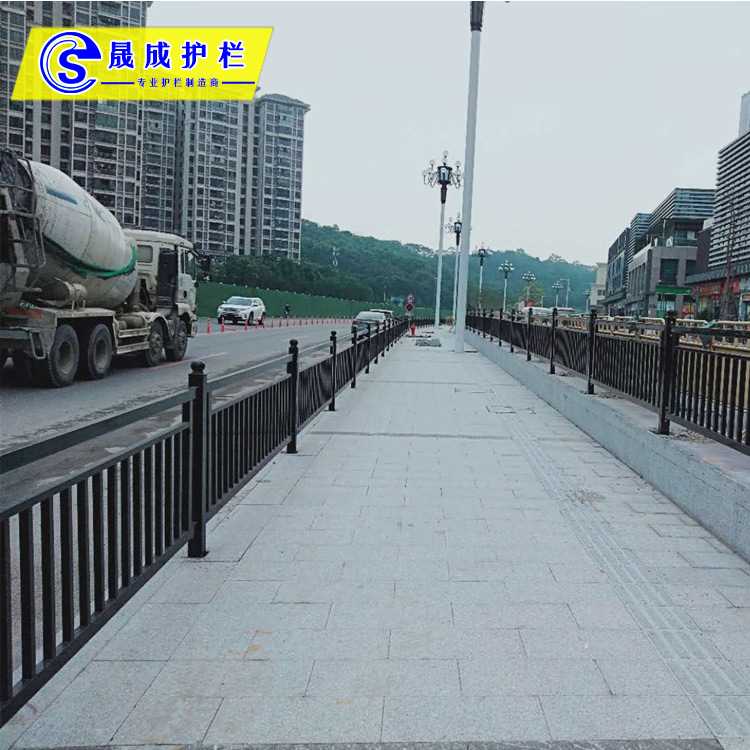 广州新式护栏 (18).jpg 广州新式护栏 (18).jpg