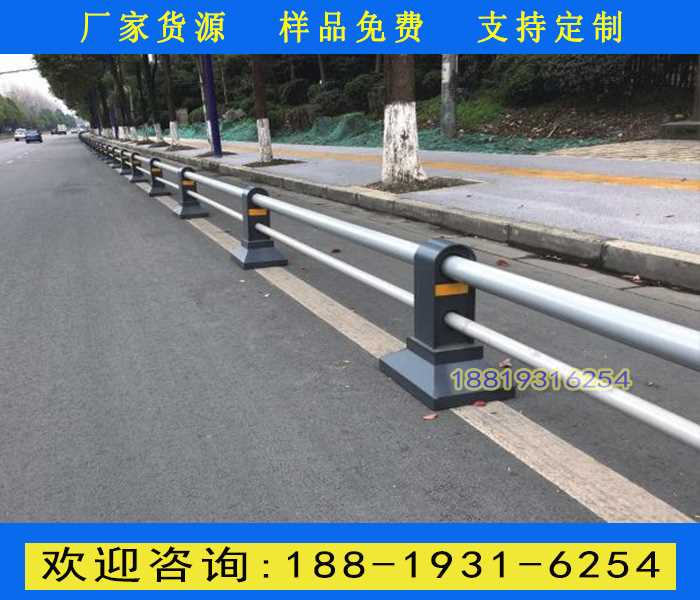 机非隔离护栏.jpg 机非隔离护栏.jpg