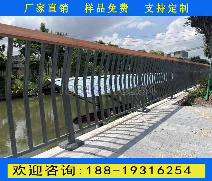 木扶手河道护栏.jpg 木扶手河道护栏.jpg