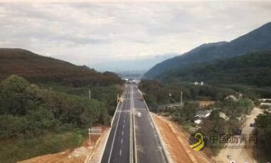 云南出境公路临清高速孟定国门段建成试通车 中国沥青网，sinoasphalt.com