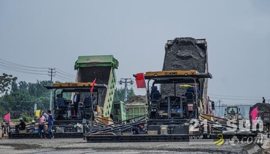 成本减少30%以上，超厚摊铺、压实工艺在山东首次应用 中国沥青网，sinoasphalt.com