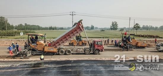成本减少30%以上，超厚摊铺、压实工艺在山东首次应用 中国沥青网，sinoasphalt.com