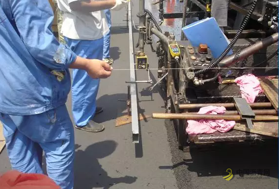 沥青混合料桥面施工，这些步骤你都知道？ 中国沥青网，sinoasphalt.com