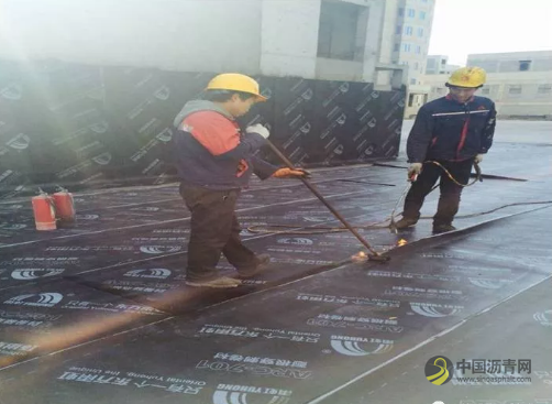 非固化橡胶沥青防水涂料复合防水施工工法 中国沥青网，sinoasphalt.com