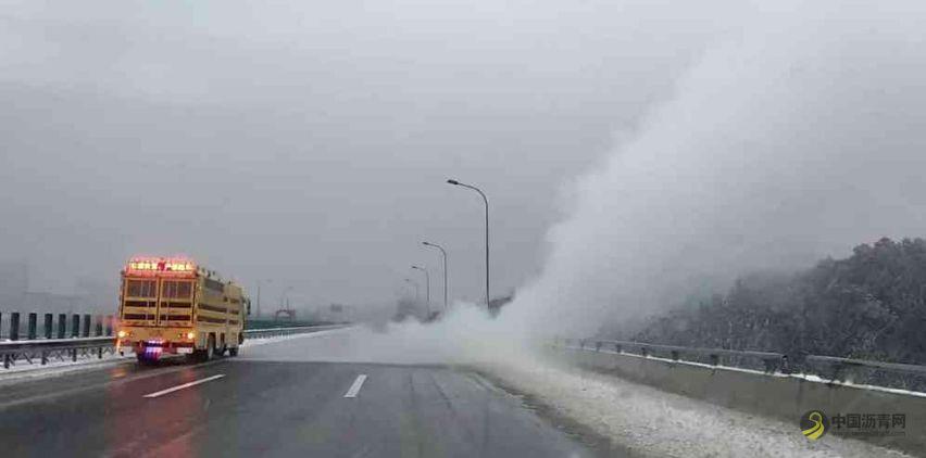来，认识一下除雪车中的“战斗机” 中国沥青网，sinoasphalt.com