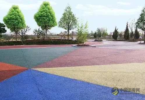 彩色沥青路面， 就要给你好看的一面 中国沥青网，sinoasphalt.com