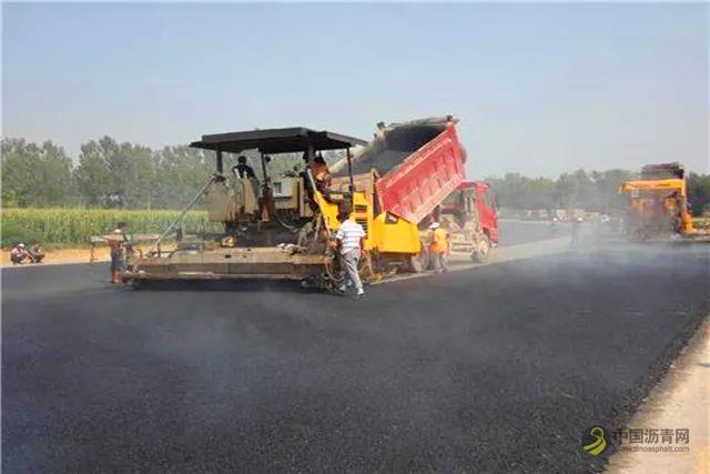 【建筑通】沥青路面的施工工艺 中国沥青网，sinoasphalt.com