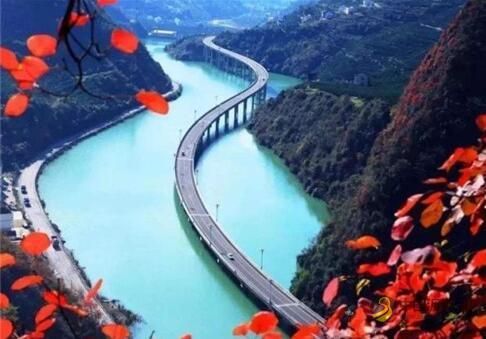 湖北“最美水上公路”，为保护环境修建在峡谷中 中国沥青网，sinoasphalt.com