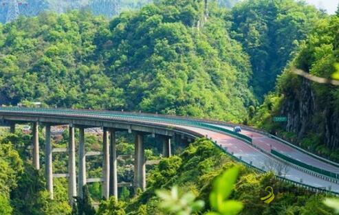 湖北“最美水上公路”，为保护环境修建在峡谷中 中国沥青网，sinoasphalt.com