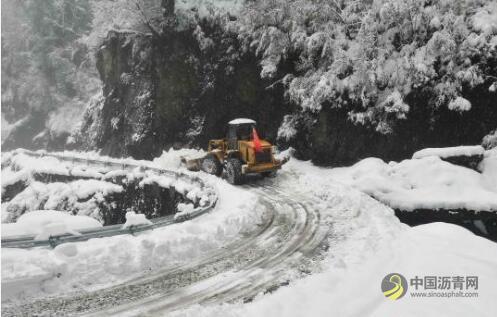 云南独龙江公路因降雪致交通中断 中国沥青网，sinoasphalt.com
