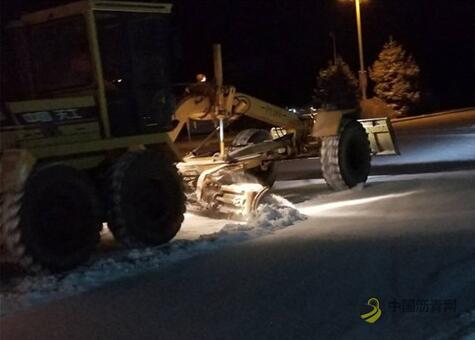 河北：京承高速连续33小时抗击冰雪 中国沥青网，sinoasphalt.com
