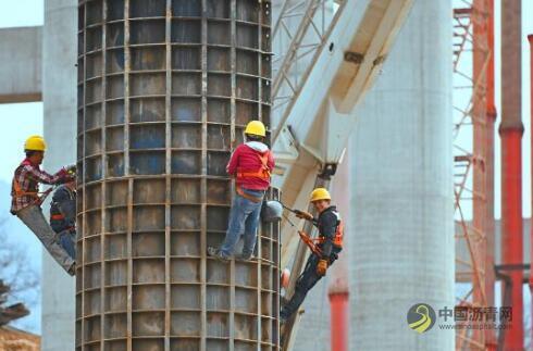 济泰高速施工 中国沥青网，sinoasphalt.com