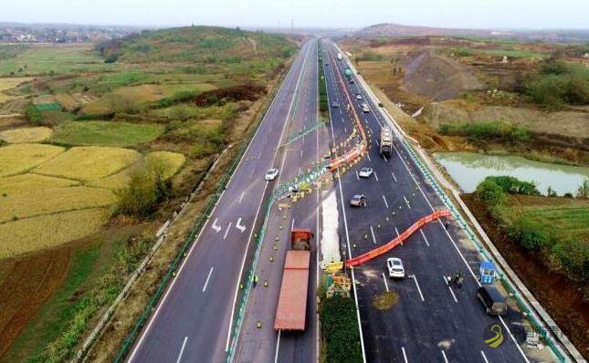 1716.jpg 合宁高速“四改八”工程2019年底通车 中国沥青网,sinoasphalt.com