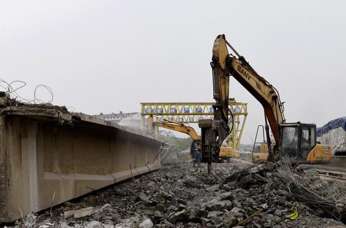 江西：昌九高速改扩建工程旧桥改造施工 中国沥青网，sinoasphalt.com