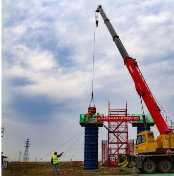 津石高速公路首个墩身顺利浇筑 沥青网，sinoasphalt.com