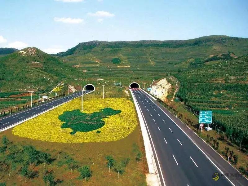浅析市政道路建设中沥青道路施工技术 沥青网，sinoasphalt.com
