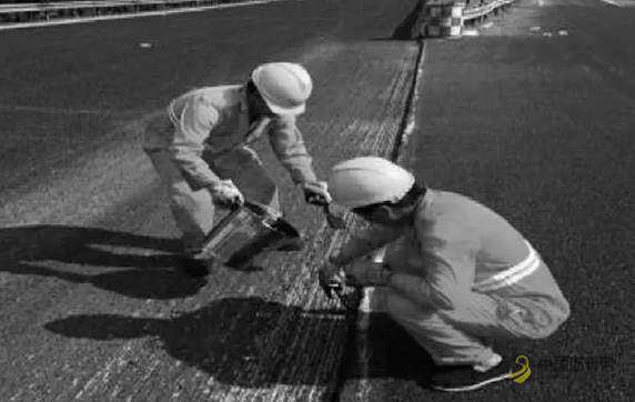 浅谈排水沥青路面的几种养护技术方案 沥青网，sinoasphalt.com