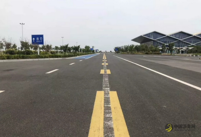 沥青路面改色项目进行中，一起来了解下！ 沥青网，sinoasphalt.com
