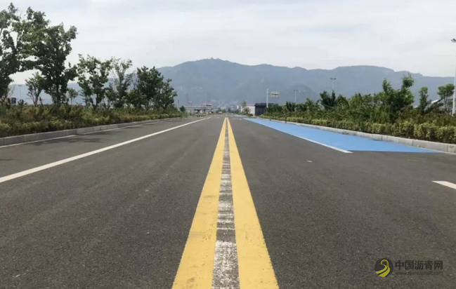 沥青路面改色项目进行中，一起来了解下！ 沥青网，sinoasphalt.com