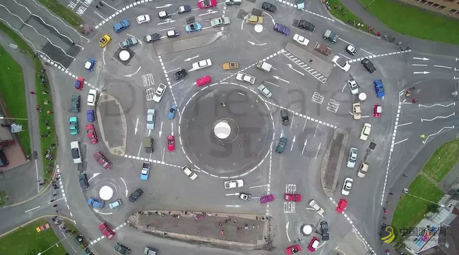 海外 | 这是公路还是城市花园？ 沥青网，sinoasphalt.com
