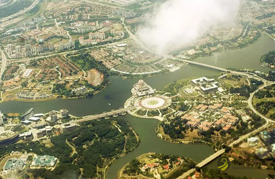 海外 | 这是公路还是城市花园？ 沥青网，sinoasphalt.com