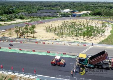 直击建设中的文琼高速 工人避开高温加紧施工 沥青网，sinoasphalt.com