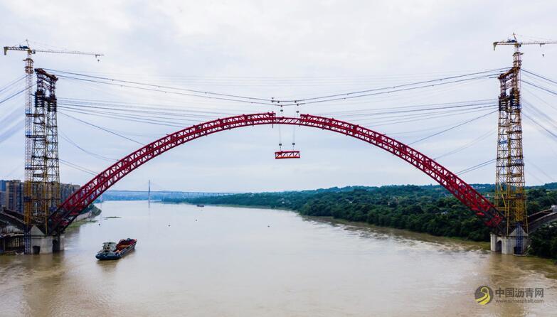 03.jpg 四川:泸州合江长江公路大桥主拱成功合龙 沥青网,sinoasphalt.com