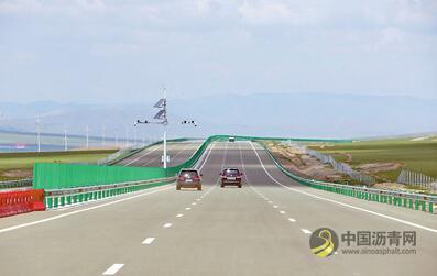 中企承建的蒙古国首条高速公路竣工移交，当地官员赞叹——“我们有了一张崭新的国家名片” 沥青网，sinoasphalt.com