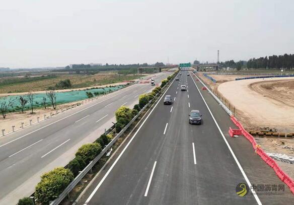 [河北]新元高速改扩建工程机场以南实现东西半幅交通转换 沥青网，sinoasphalt.com