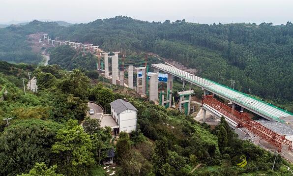 [重庆]渝长高速公路扩能项目多措并举掀起施工高潮 沥青网，sinoasphalt.com