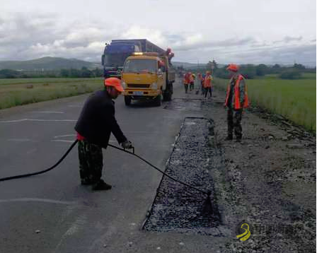 市公路管理局养护工程处筑牢公路安全———“消坑”行动进行时 沥青网，sinoasphalt.com