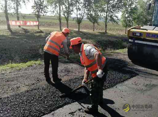 市公路管理局养护工程处筑牢公路安全———“消坑”行动进行时 沥青网，sinoasphalt.com