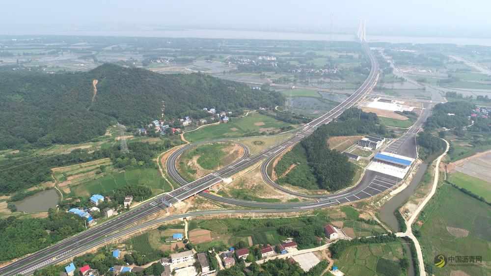 [安徽]池州长江公路大桥建成通车 沥青网，sinoasphalt.com