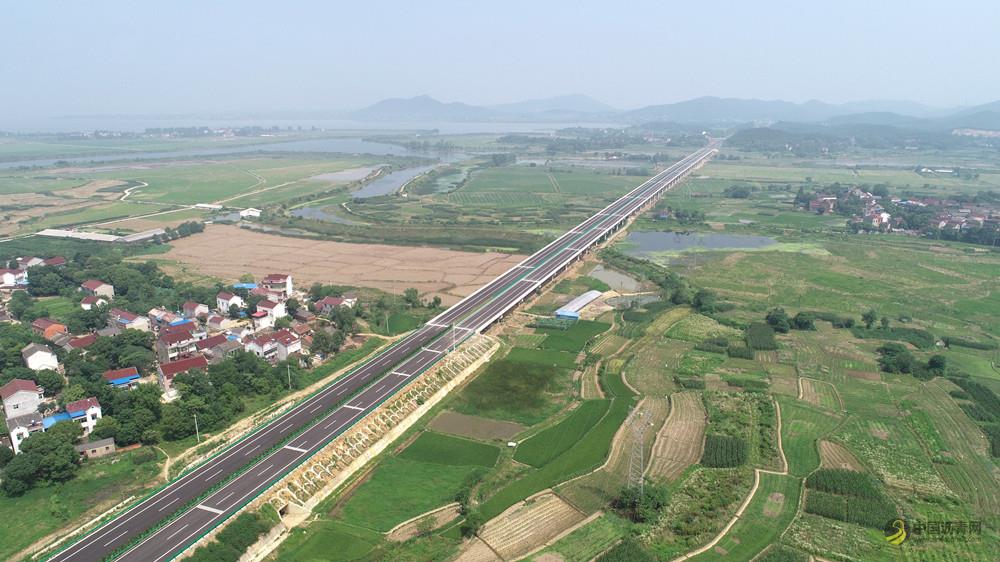 [安徽]池州长江公路大桥建成通车 沥青网，sinoasphalt.com