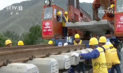 01.jpg 西藏:川藏铁路拉林段铺架到泽当站 沥青网,sinoasphalt.com