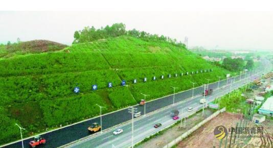 民主南路改扩建陆川段沥青混凝土路面施工完成 沥青网，sinoasphalt.com