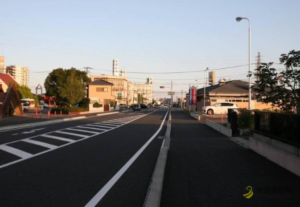 日本城市道路细节：柏油路面看不到坑坑洼洼 沥青网，sinoasphalt.com