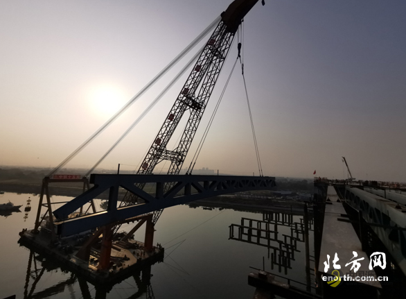 [天津]滨海新区西外环高速跨海河特大桥主体合龙 沥青网，sinoasphalt.com